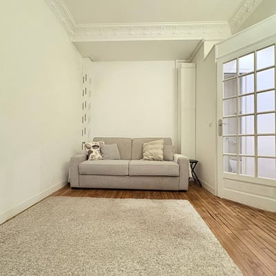 Location d’un studio meublé, 22 m², 7ᵉ arrondissement, Paris, France